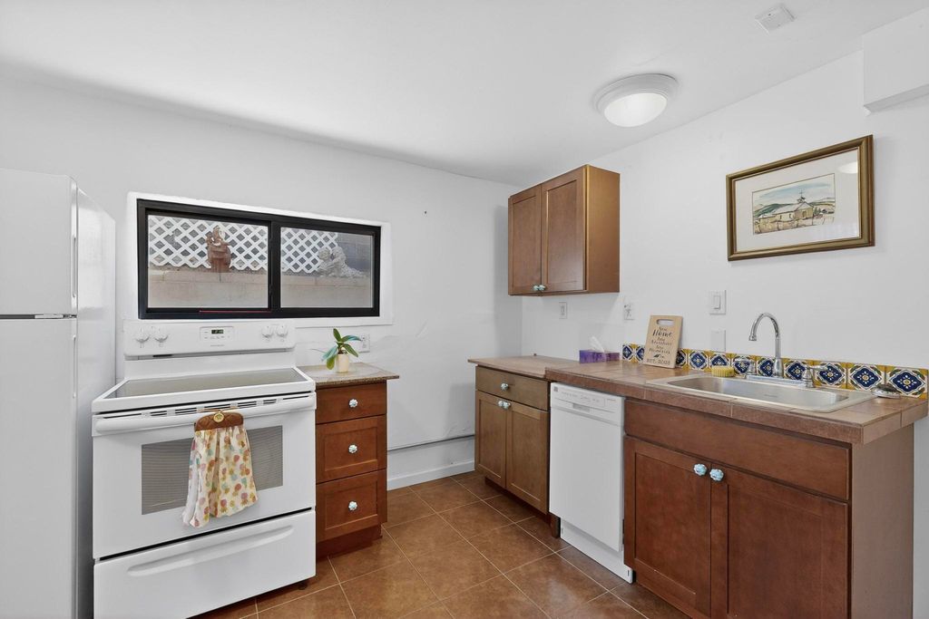 Image 43 of property listing at 6205 Hannett Avenue NE, Albuquerque, NM 87110