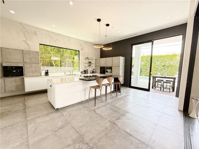 415 N Martel Avenue, Los Angeles, CA 90036