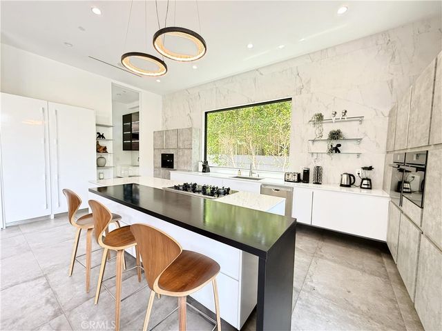 415 N Martel Avenue, Los Angeles, CA 90036
