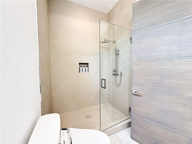415 N Martel Avenue, Los Angeles, CA 90036