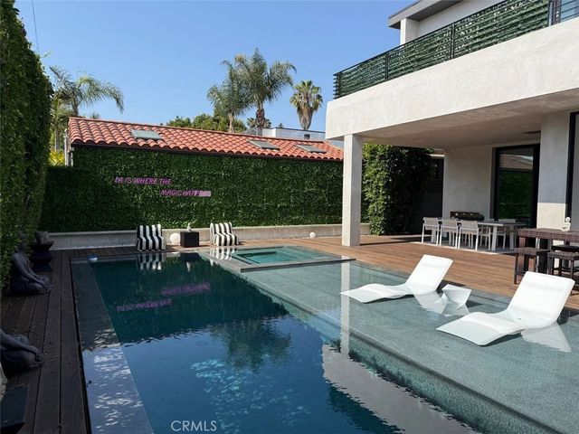 415 N Martel Avenue, Los Angeles, CA 90036
