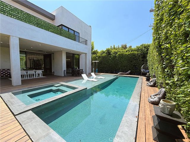415 N Martel Avenue, Los Angeles, CA 90036