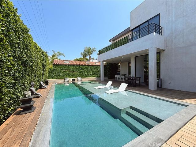 415 N Martel Avenue, Los Angeles, CA 90036