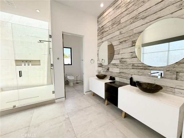 415 N Martel Avenue, Los Angeles, CA 90036