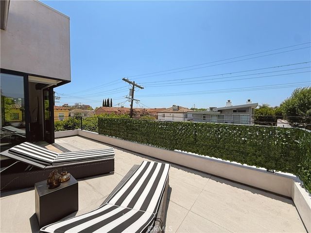 415 N Martel Avenue, Los Angeles, CA 90036