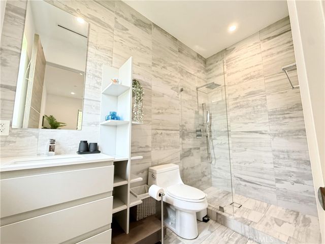 415 N Martel Avenue, Los Angeles, CA 90036