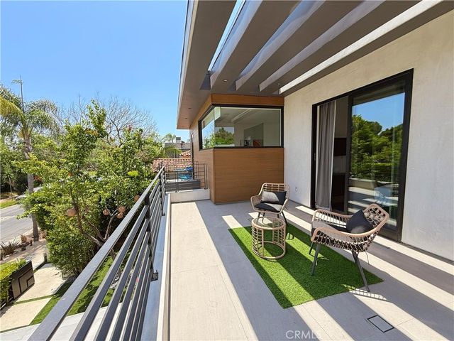 415 N Martel Avenue, Los Angeles, CA 90036
