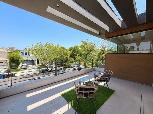 415 N Martel Avenue, Los Angeles, CA 90036