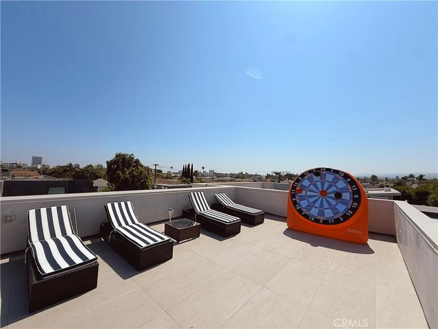 415 N Martel Avenue, Los Angeles, CA 90036