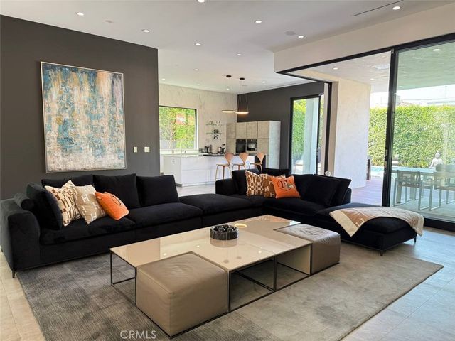 415 N Martel Avenue, Los Angeles, CA 90036