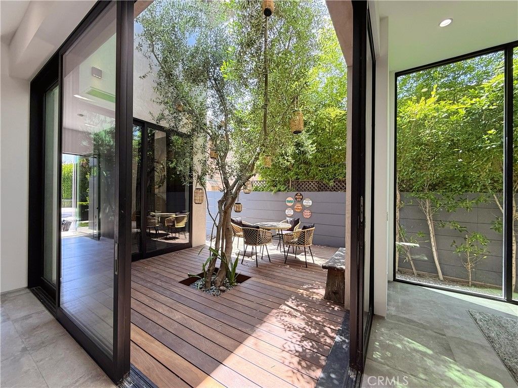 415 N Martel Avenue, Los Angeles, CA 90036