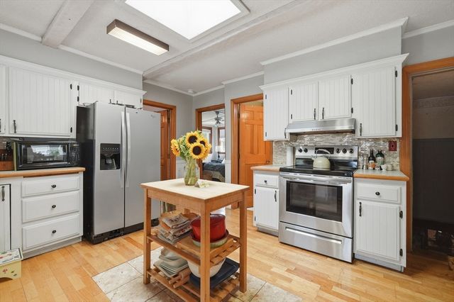 61 Walpole St, Sharon, MA 02067