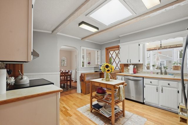 61 Walpole St, Sharon, MA 02067