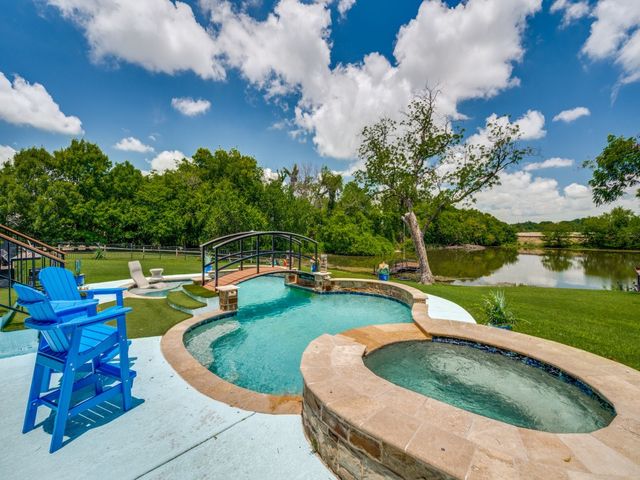 1549 Brook Lane, Celina, TX 75009