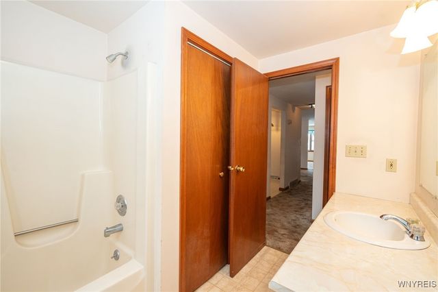 1788 Ruie Road, North Tonawanda, NY 14120