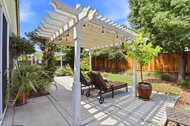 9531 Rodeo Drive, Gilroy, CA 95020