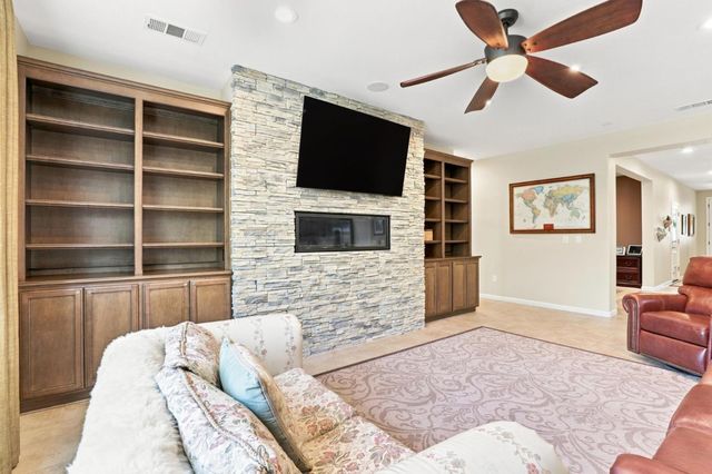 9531 Rodeo Drive, Gilroy, CA 95020