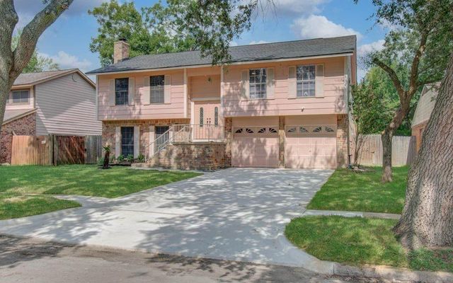 16527 Quail Dale Drive, Houston, TX 77489