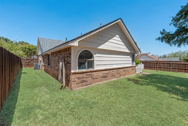 3305 Fairview Drive, Corinth, TX 76210