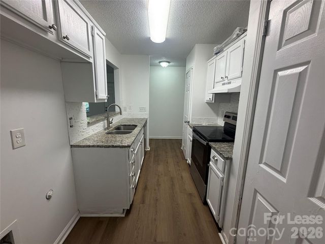 5008 Aberdun Court, Charlotte, NC 28215
