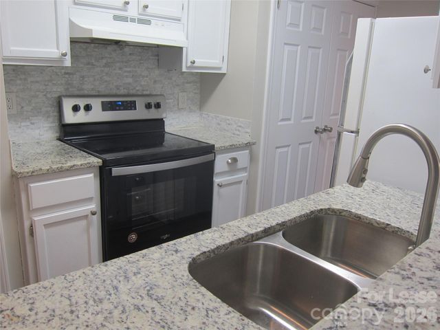 5008 Aberdun Court, Charlotte, NC 28215