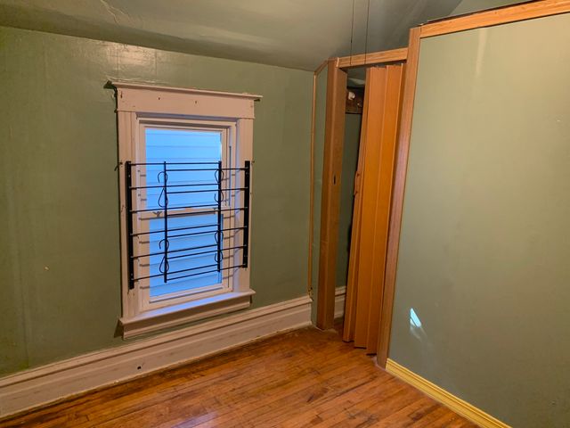 9231 S Woodlawn Avenue, Chicago, IL 60619