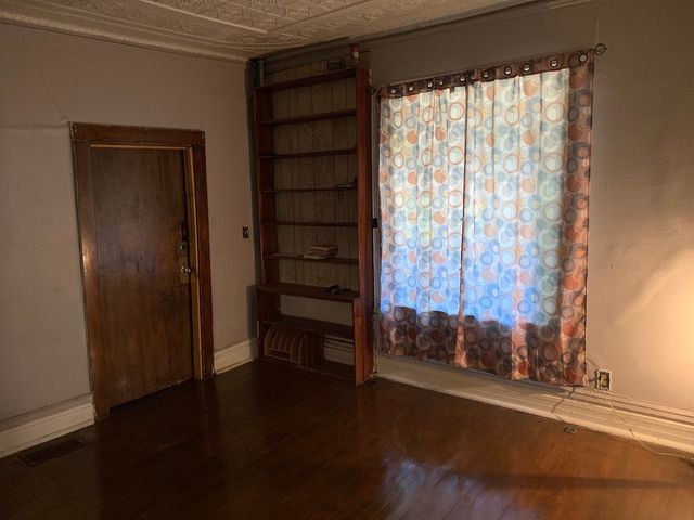 9231 S Woodlawn Avenue, Chicago, IL 60619
