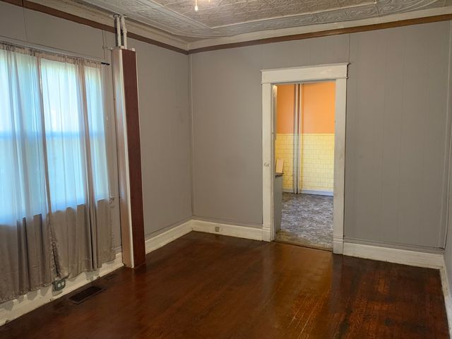9231 S Woodlawn Avenue, Chicago, IL 60619
