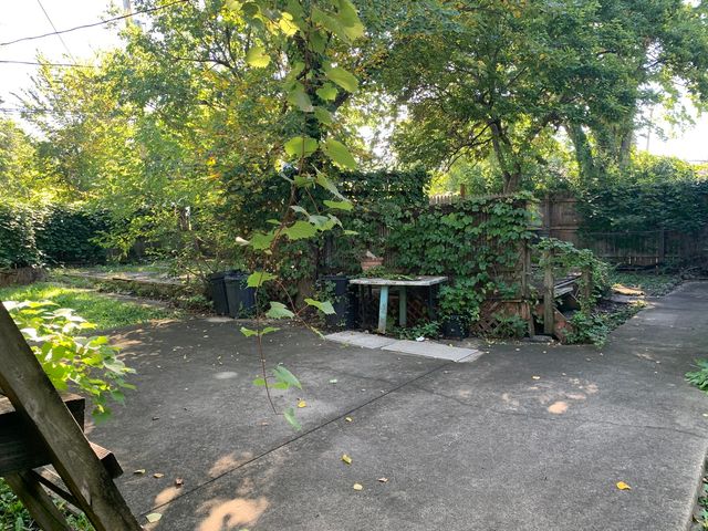 9231 S Woodlawn Avenue, Chicago, IL 60619