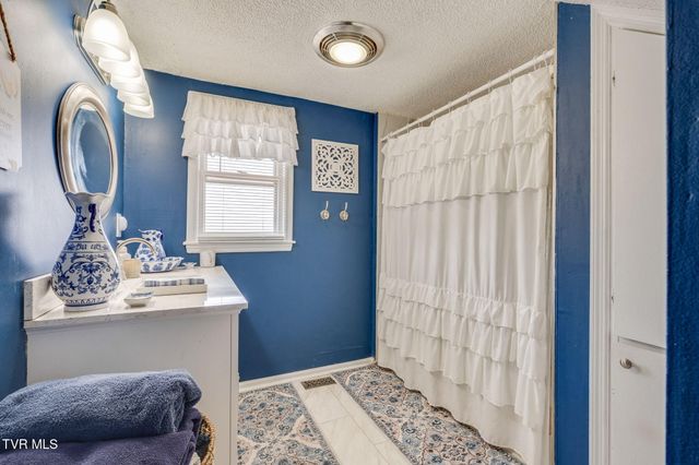 1138 East Main Street, Jonesborough, TN 37659