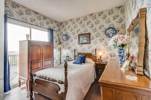 1138 East Main Street, Jonesborough, TN 37659