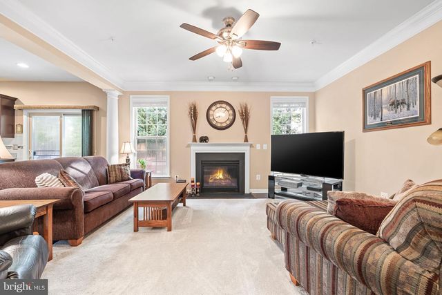 5696 LIBERTY MANOR CIR, Woodbridge, VA 22193