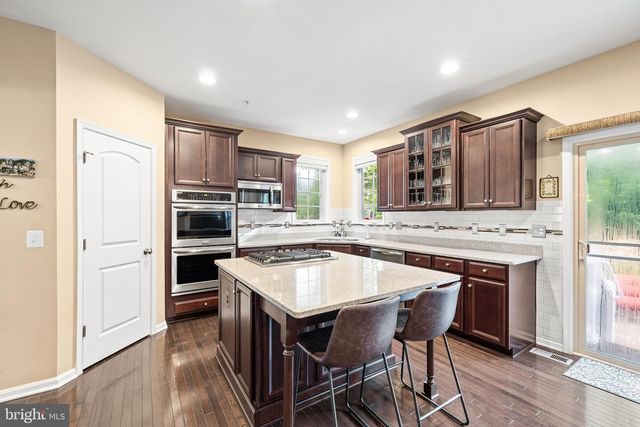 5696 LIBERTY MANOR CIR, Woodbridge, VA 22193