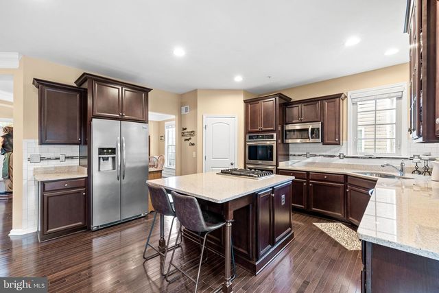 5696 LIBERTY MANOR CIR, Woodbridge, VA 22193