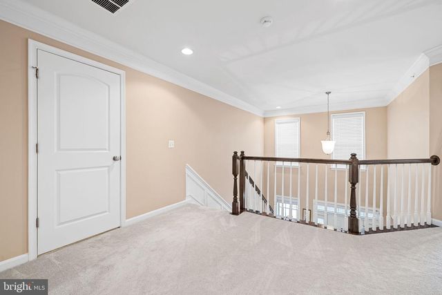 5696 LIBERTY MANOR CIR, Woodbridge, VA 22193