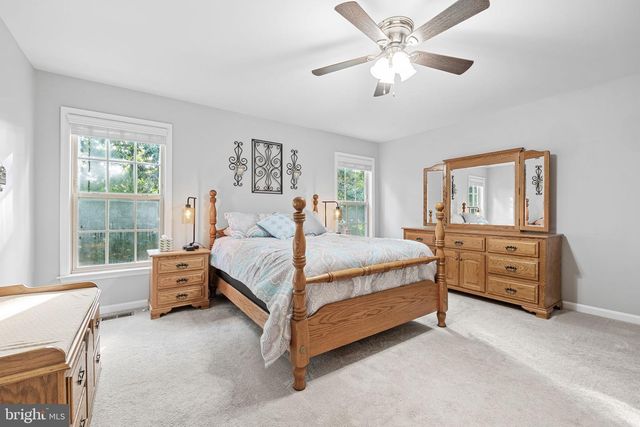 5696 LIBERTY MANOR CIR, Woodbridge, VA 22193