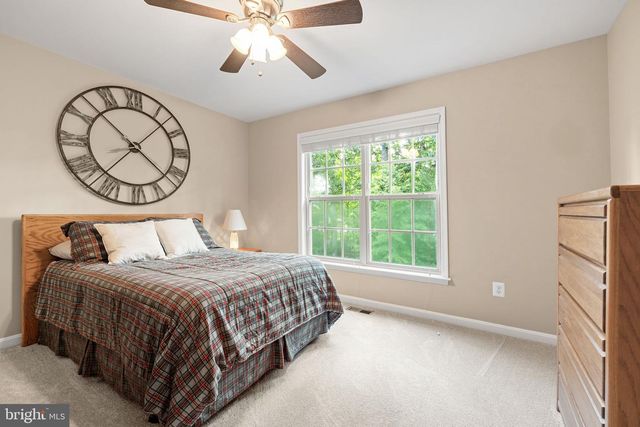 5696 LIBERTY MANOR CIR, Woodbridge, VA 22193