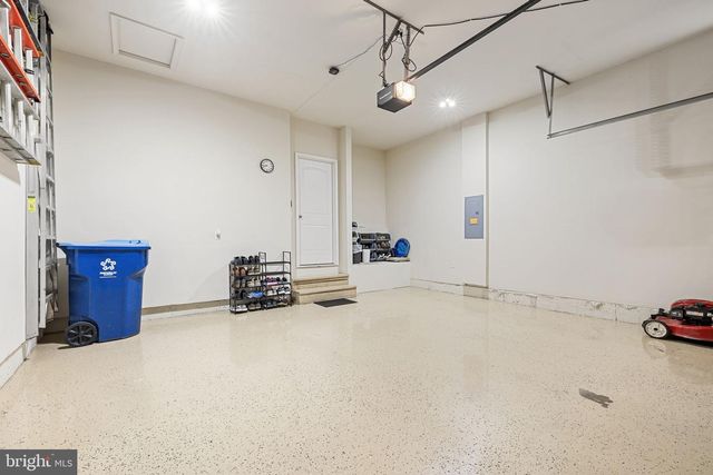 5696 LIBERTY MANOR CIR, Woodbridge, VA 22193