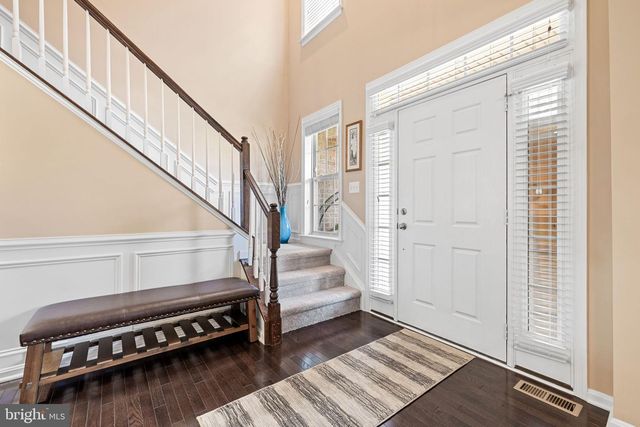 5696 LIBERTY MANOR CIR, Woodbridge, VA 22193