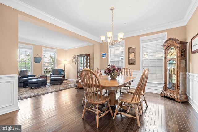 5696 LIBERTY MANOR CIR, Woodbridge, VA 22193