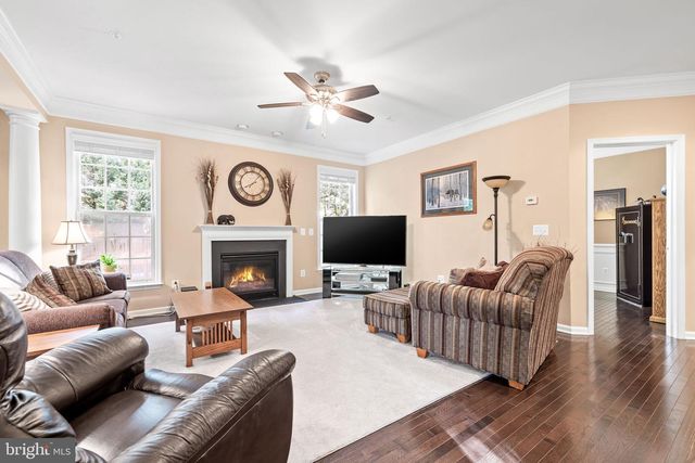 5696 LIBERTY MANOR CIR, Woodbridge, VA 22193