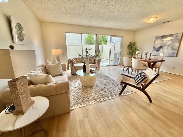 755 Pine St, Livermore, CA 94551