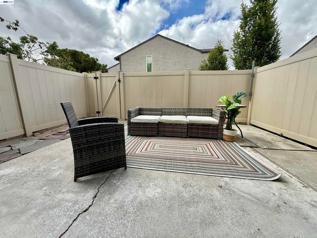 755 Pine St, Livermore, CA 94551