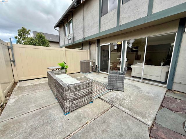 755 Pine St, Livermore, CA 94551