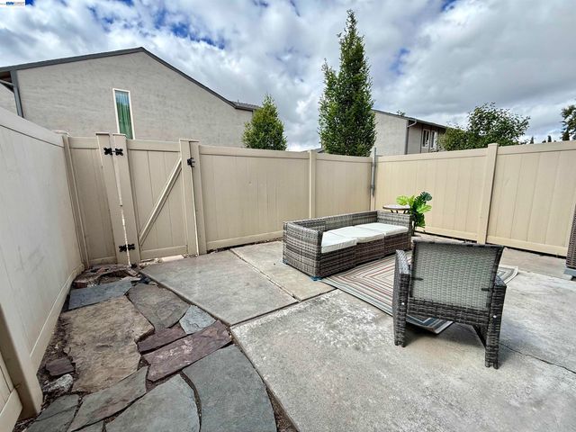 755 Pine St, Livermore, CA 94551