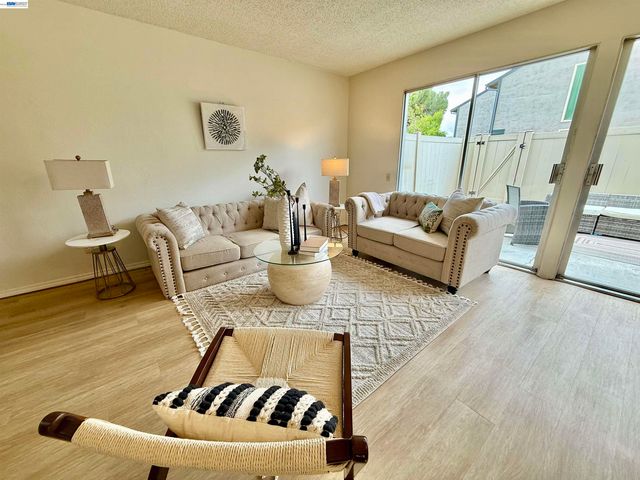 755 Pine St, Livermore, CA 94551