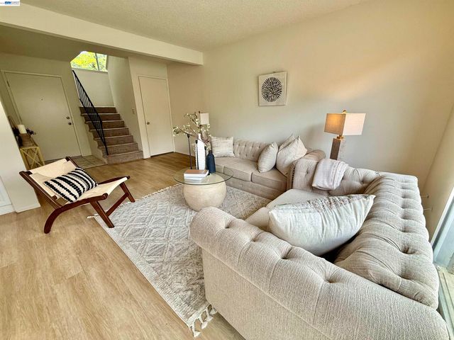 755 Pine St, Livermore, CA 94551