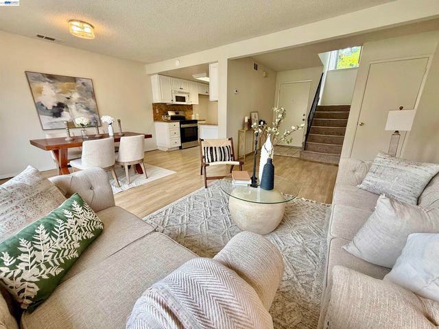755 Pine St, Livermore, CA 94551