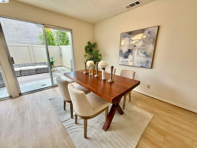 755 Pine St, Livermore, CA 94551