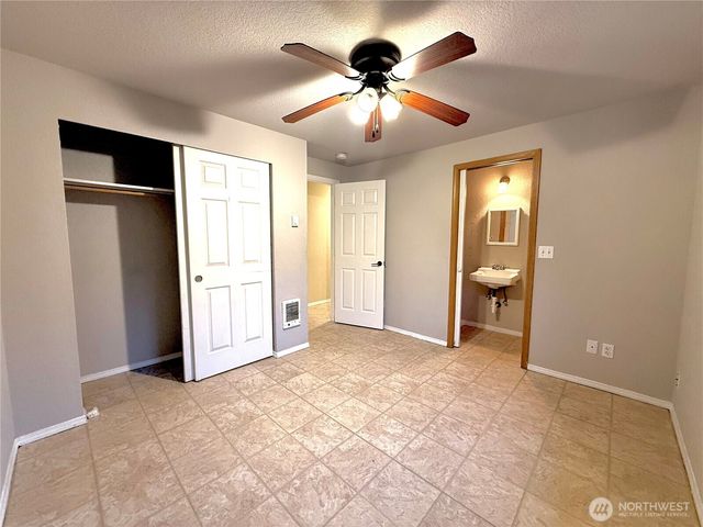 21 E Vashon Place, Shelton, WA 98584